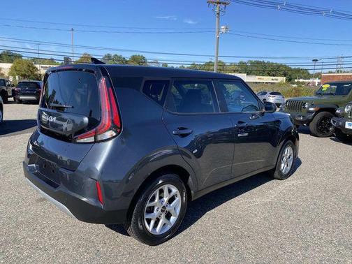 2024 Kia Soul LX