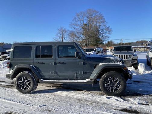 2026 Jeep Wrangler 4-Door Sahara 4x4