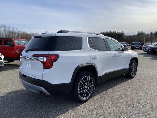 2023 GMC Acadia SLT