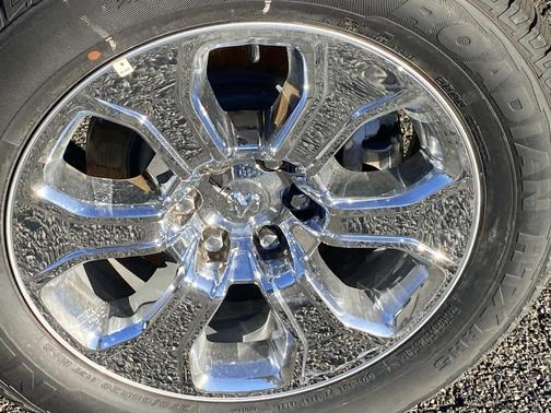 Bright White Clearcoat 2025 RAM 1500 Big Horn/Lone Star