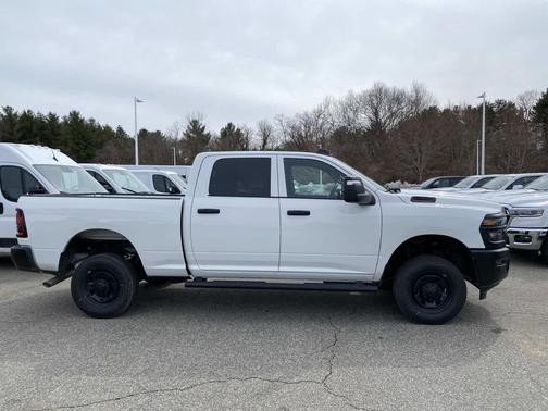 2026 RAM 2500 Tradesman Crew Cab 4x4 6'4' Box
