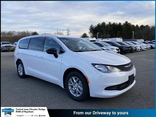 2026 Chrysler Voyager LX