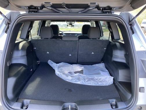 Silver Zynith Clearcoat 2026 Jeep Cherokee Laredo 4x4