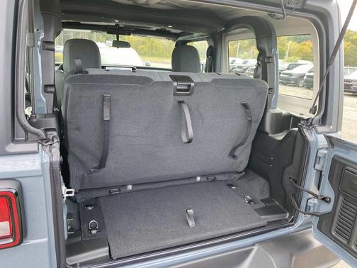 Anvil Clearcoat 2026 Jeep Wrangler Sport