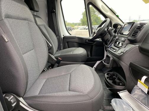 Bright White Clearcoat 2026 RAM ProMaster 2500 Tradesman