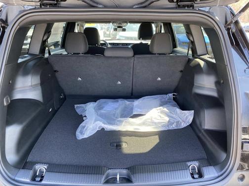 Diamond Black Crystal Pearlcoat 2026 Jeep Cherokee Laredo 4x4