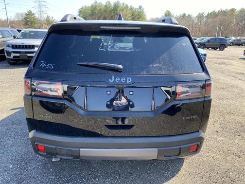 Diamond Black Crystal Pearlcoat 2026 Jeep Cherokee Laredo 4x4