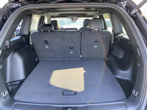 Diamond Black Crystal Pearlcoat 2026 Jeep Grand Cherokee Altitude