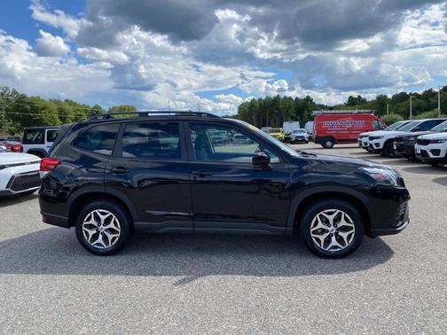 2022 Subaru Forester Premium