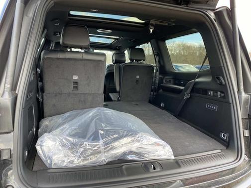 High Gloss Black 2026 Jeep Grand Wagoneer Limited Reserve 4x4