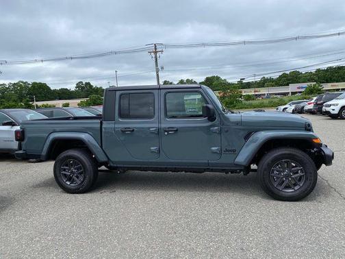 2025 Jeep Gladiator Sport S