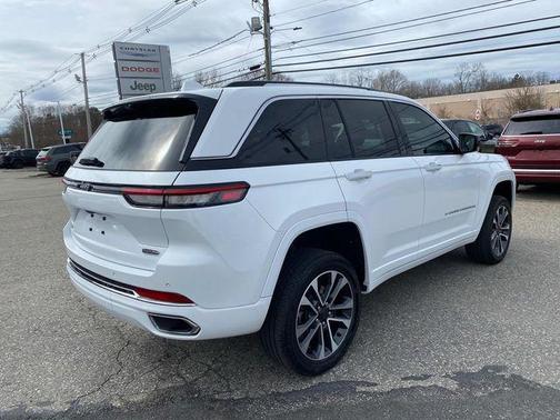 2022 Jeep Grand Cherokee Overland