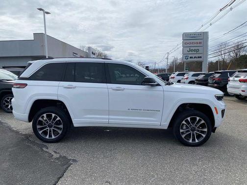 2022 Jeep Grand Cherokee Overland