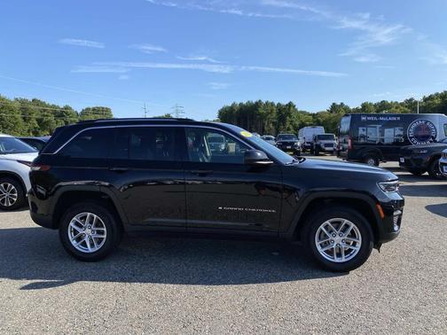 2024 Jeep Grand Cherokee Laredo