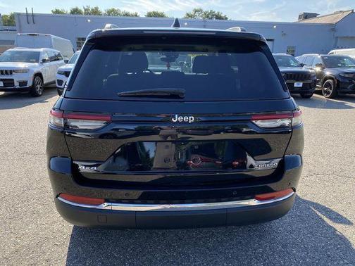 2024 Jeep Grand Cherokee Laredo