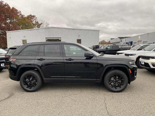 2025 Jeep Grand Cherokee Altitude