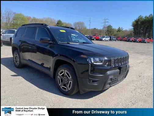 Diamond Black Crystal Pearlcoat 2026 Jeep Cherokee Laredo 4x4