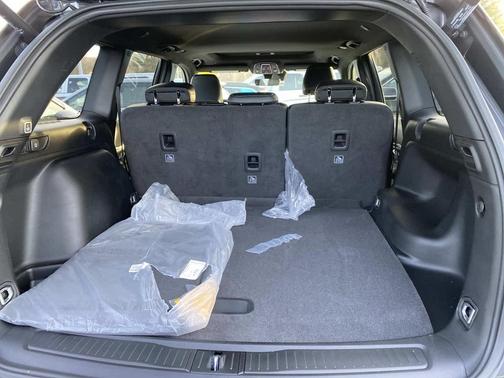 2026 Jeep Grand Cherokee Altitude