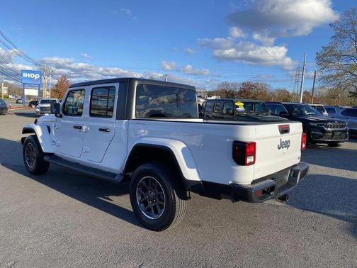 2021 Jeep Gladiator Overland