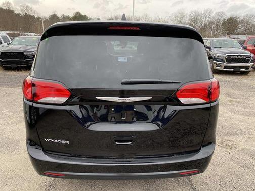 2026 Chrysler Voyager LX