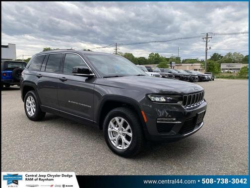 Baltic Gray Metallic Clearcoat 2023 Jeep Grand Cherokee Limited