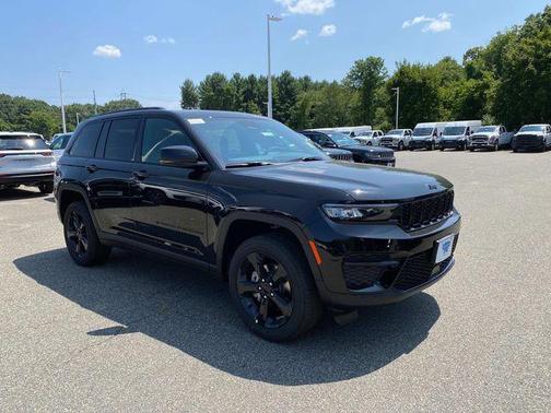 2025 Jeep Grand Cherokee Altitude