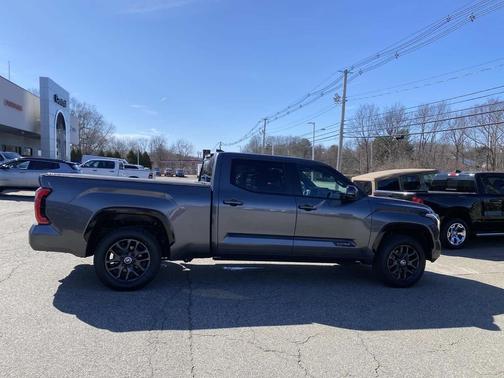 2024 Toyota Tundra Platinum