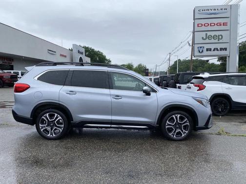 Ice Silver Metallic 2023 Subaru Ascent Limited 8-Passenger