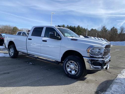 2023 RAM 2500 Tradesman Crew Cab 4x4 8' Box