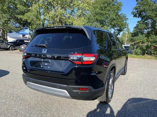 2023 Honda Pilot AWD EX-L 7 Passenger