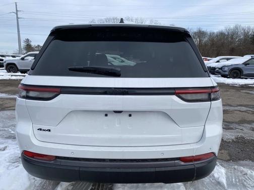 2026 Jeep Grand Cherokee Altitude