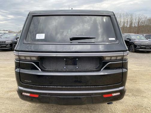 High Gloss Black 2026 Jeep Grand Wagoneer Upland 4x4