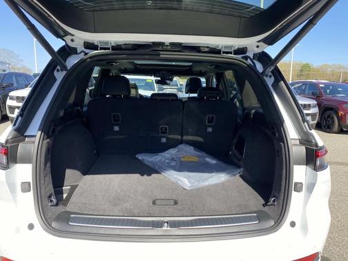 Bright White Clearcoat 2026 Jeep Grand Cherokee Summit