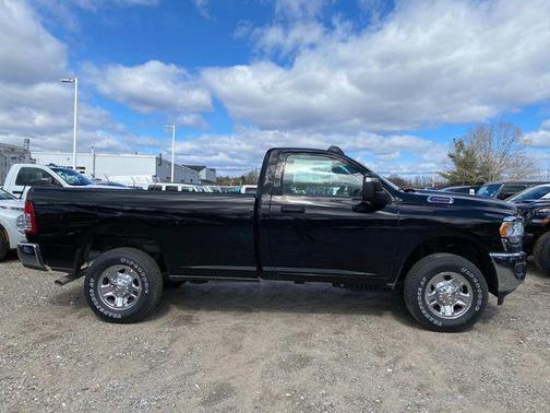 2024 RAM 2500 Tradesman Regular Cab 4x4 8' Box