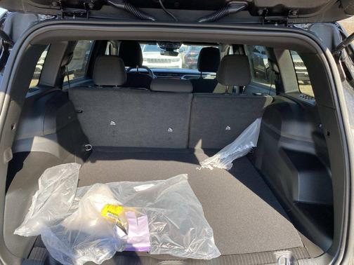 Diamond Black Crystal Pearlcoat 2026 Jeep Cherokee Laredo 4x4