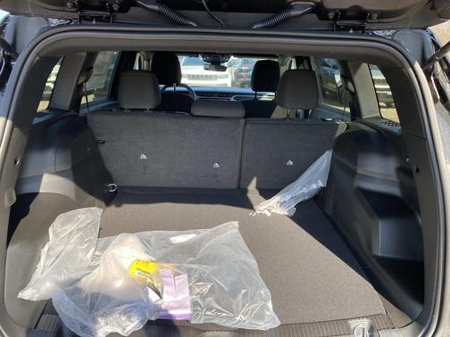 Diamond Black Crystal Pearlcoat 2026 Jeep Cherokee Laredo 4x4