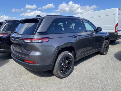 2025 Jeep Grand Cherokee Altitude
