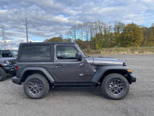 Granite Crystal Metallic Clearcoat 2026 Jeep Wrangler Sport S