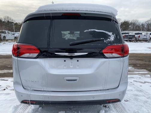 2026 Chrysler Voyager LX