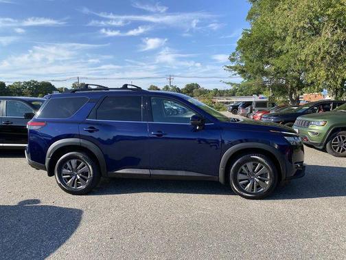 2022 Nissan Pathfinder SV 4WD