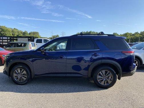 2022 Nissan Pathfinder SV 4WD