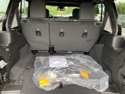 Black Clearcoat 2026 Jeep Wrangler Sport S