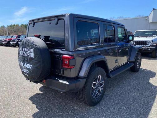 2025 Jeep Wrangler 4-Door Sahara 4x4