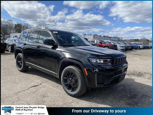 Diamond Black Crystal Pearlcoat 2026 Jeep Grand Cherokee Altitude