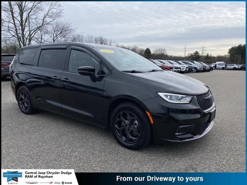 2023 Chrysler Pacifica Hybrid Touring L