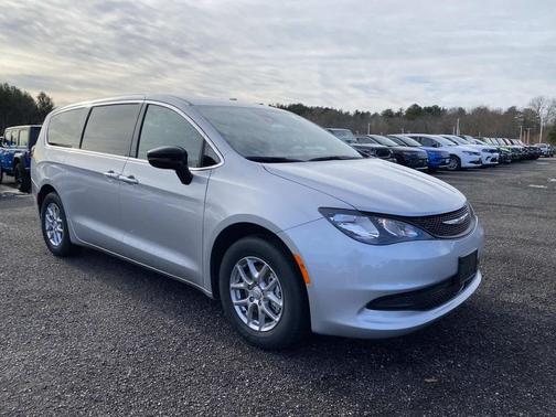 2026 Chrysler Voyager LX