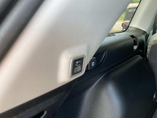 Diamond Black Crystal Pearlcoat 2023 Jeep Grand Cherokee Laredo