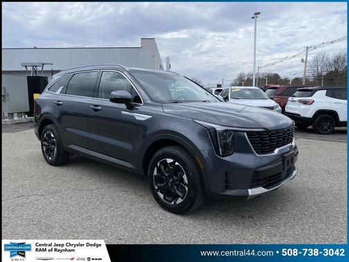 Gravity Grey 2024 Kia Sorento S