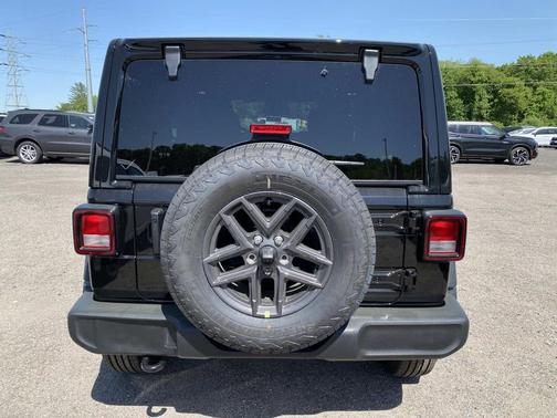 Black Clearcoat 2026 Jeep Wrangler Sport S