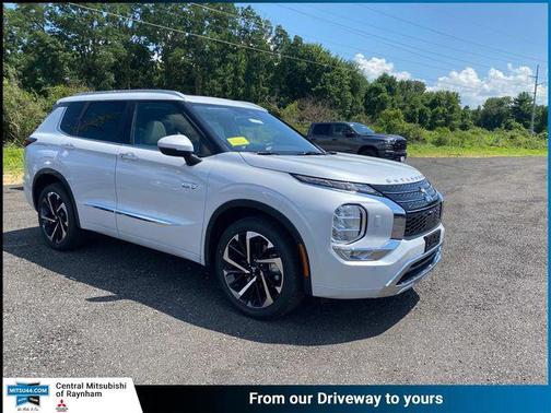 2025 Mitsubishi Outlander PHEV SEL